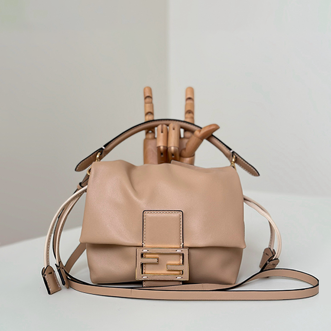 fendi mamma baguette small handbag